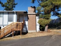 Building Photo - Beautiful 2 Bed 1.5 Bath 2 Story Duplex in...