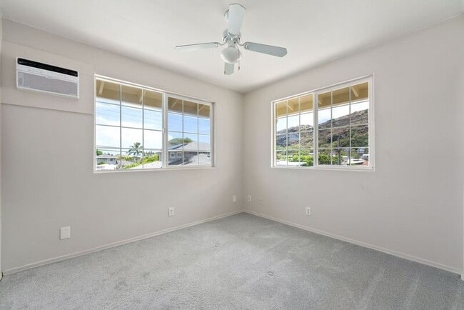 Building Photo - 280 Kuliouou Rd