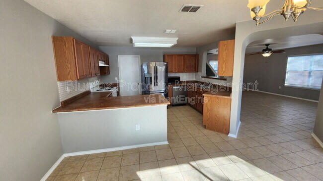 Building Photo - 10138 Emerald Sun