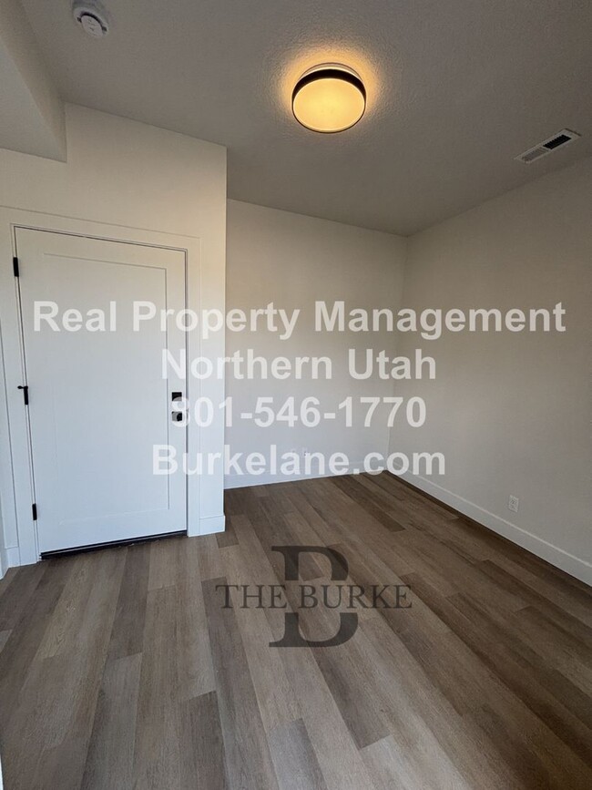 Building Photo - Brand New Townhomes in Farmington