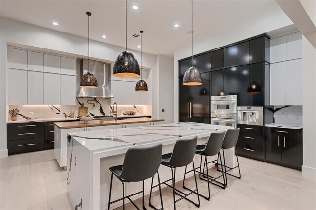 Building Photo - 6008 Lantern View Dr