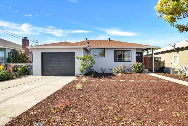 Building Photo - Beautifully Remodeled 3 Bedroom Home Near Stanford & Major Tech Campuses!