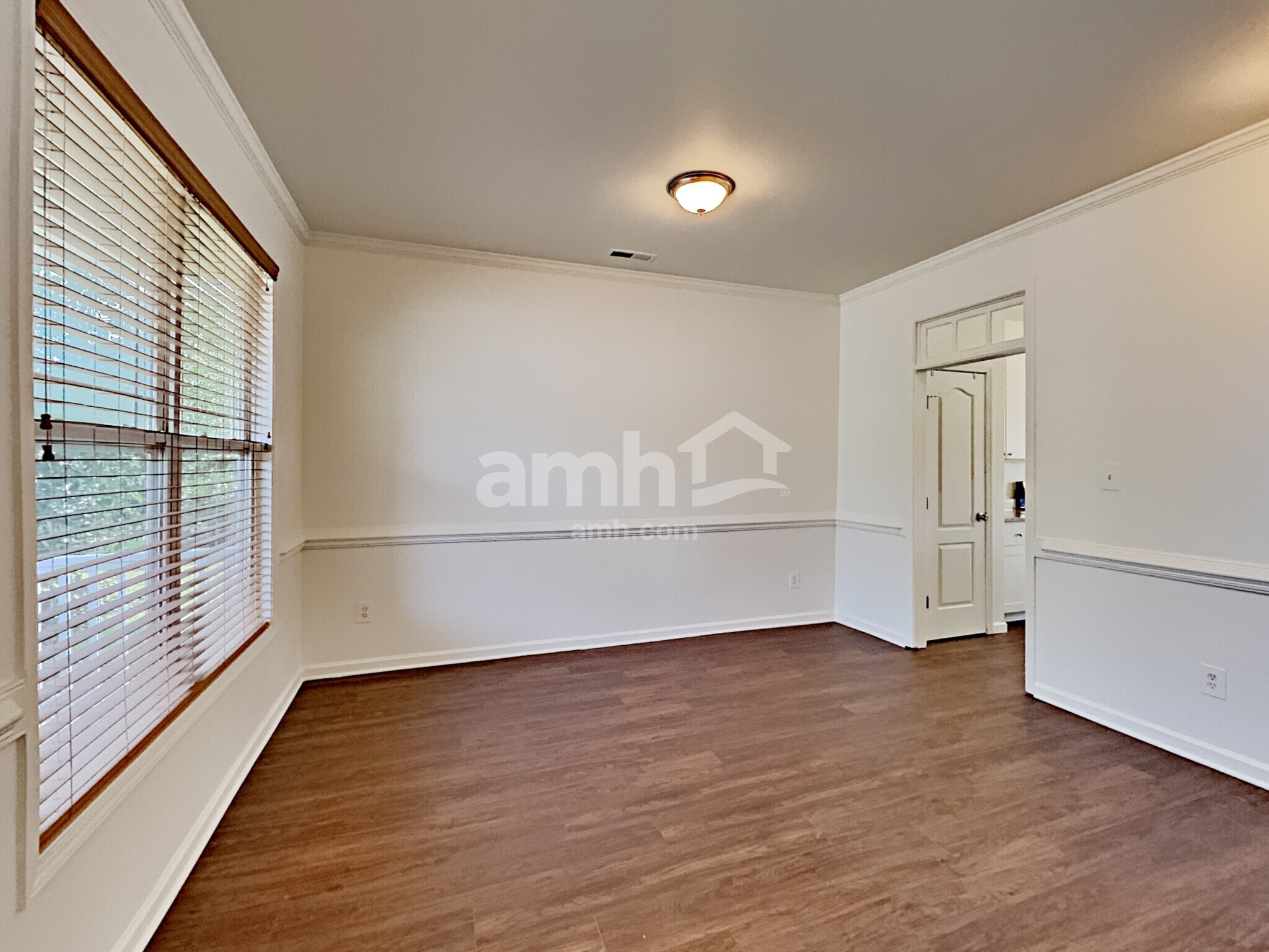 Building Photo - 1119 Bridlemine Dr