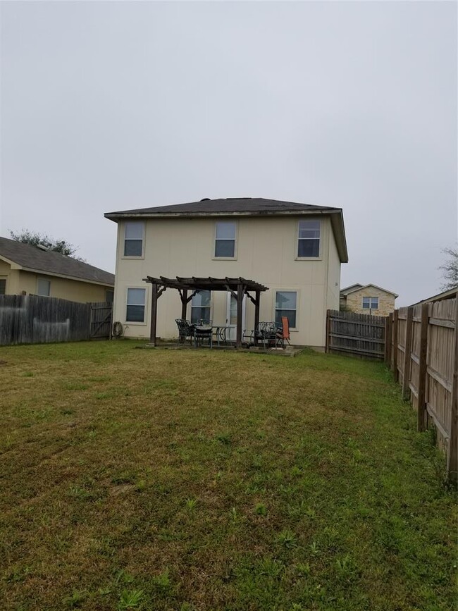 Building Photo - 1121 Shadow Creek Blvd