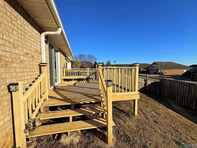 Building Photo - 101 Forest Glade Dr