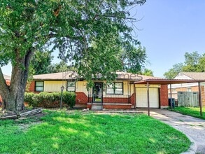 Building Photo - 4722 SE 27th St