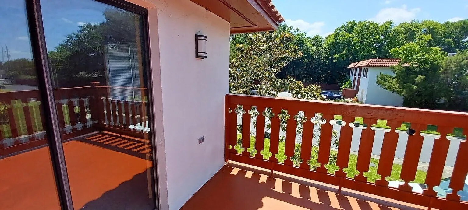 Building Photo - 2111 Oak Meadow Cir