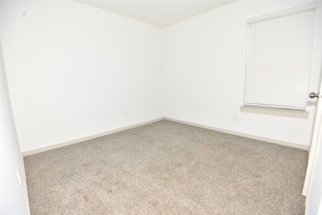 Building Photo - 1515 Cordelia Ct