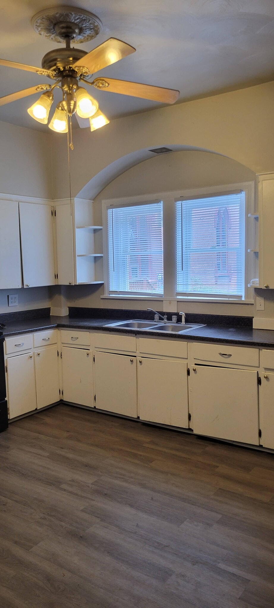 Building Photo - 322 Campbell St