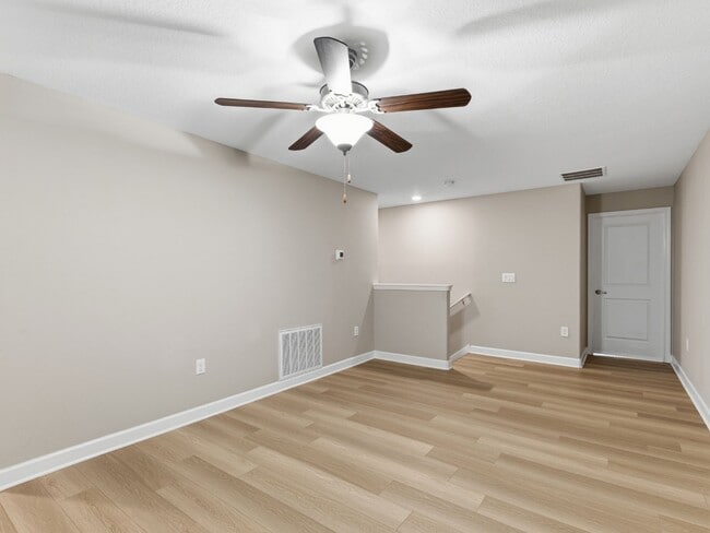 Building Photo - Stunning 3 BR + LOFT/2.5 BA /2-Car Garage townhome in the highly desirable GATED community of Hid...