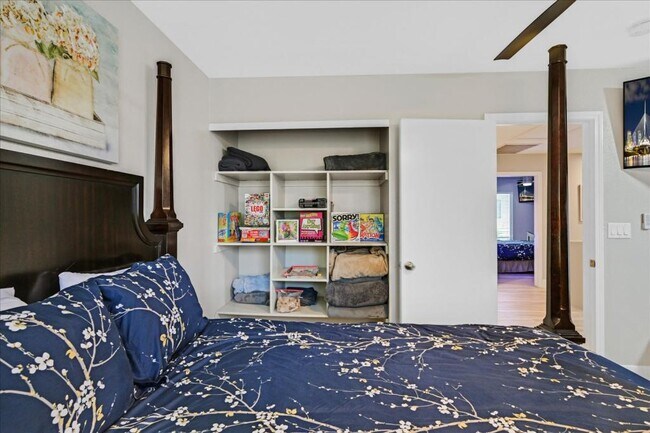 Building Photo - 2735 Peekskill Ave