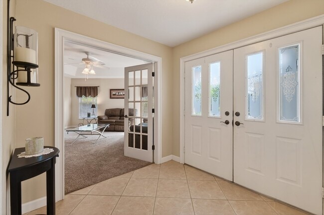 Building Photo - 3221 SE Quay St