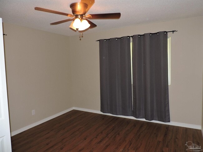 Building Photo - 1020 Sagebrush Trail