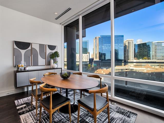 Building Photo - 2408 Victory Park Ln