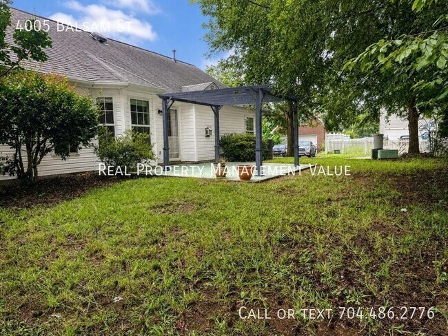 Building Photo - 4005 Balsam St