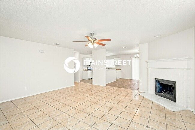 Building Photo - 3 Bedroom Pet-Friendly Home in Fort Worth, TX with Main Street Renewal