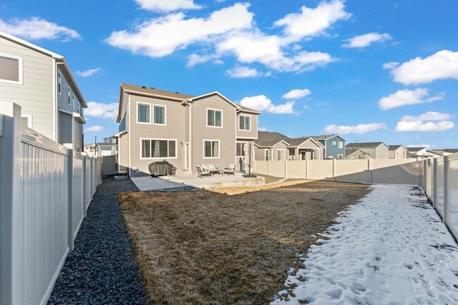 Building Photo - Beautiful 5-Bedroom, 4-Bathroom Home with ...