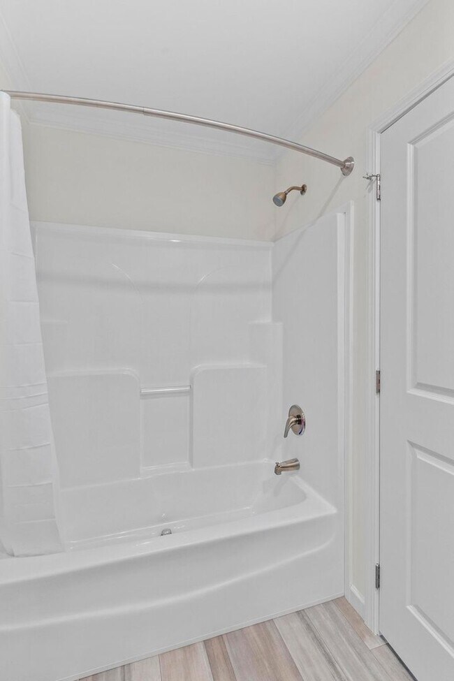 Building Photo - Like New Manufactured Home Available in Hampstead!