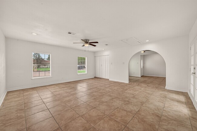 Building Photo - 6311 Tall Willow Dr