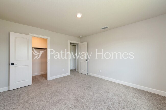 Building Photo - 623 Brookside Dr