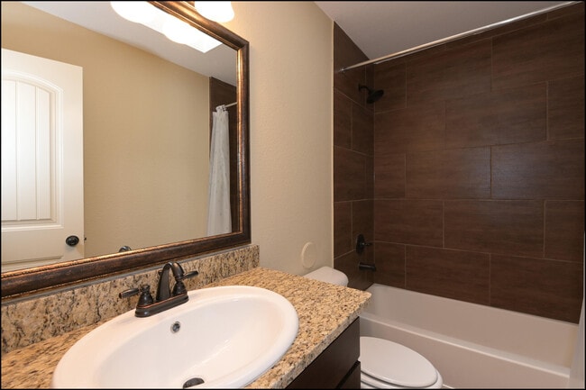 Building Photo - 3131 Red Orchard Dr