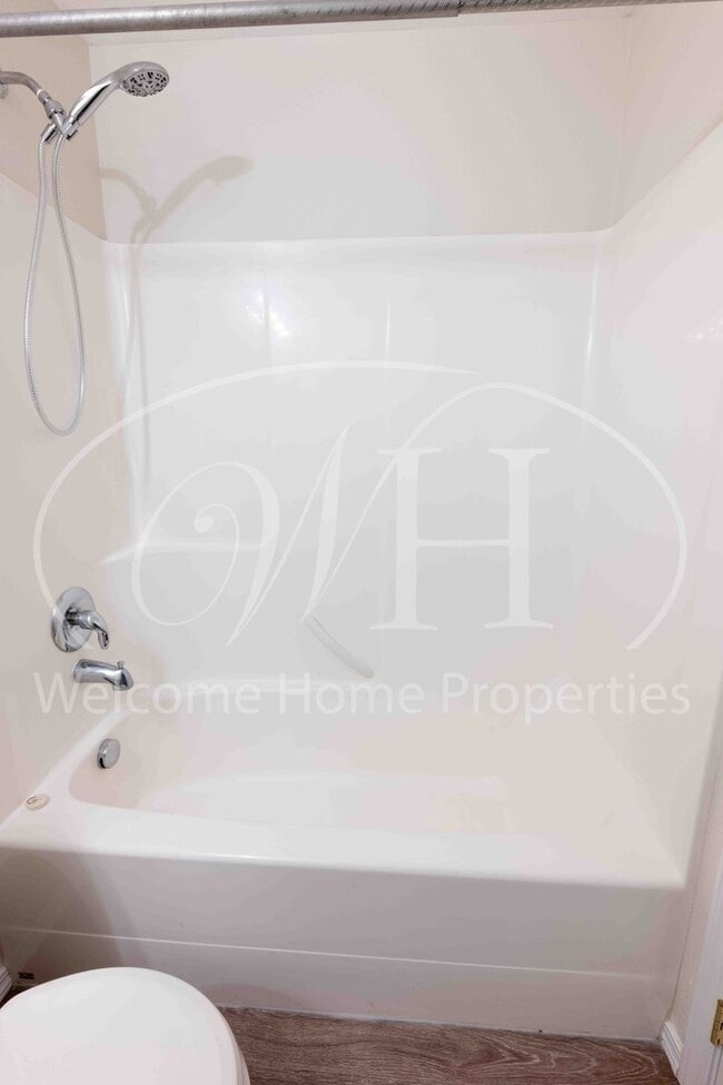 Building Photo - Newer 2 bed/2bath Home in Quiet Neighborhood