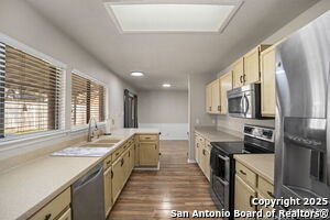 Building Photo - 7205 Breeze Hollow