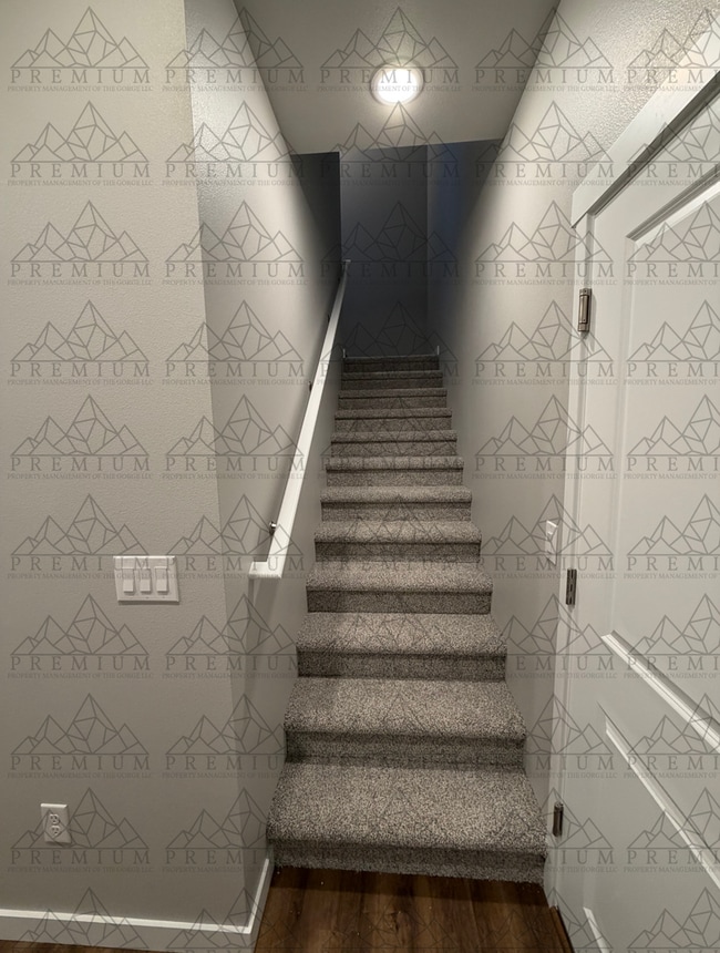 Building Photo - 1st MONTH FREE - 3 BED 2.5 BATH NEW BUILD!