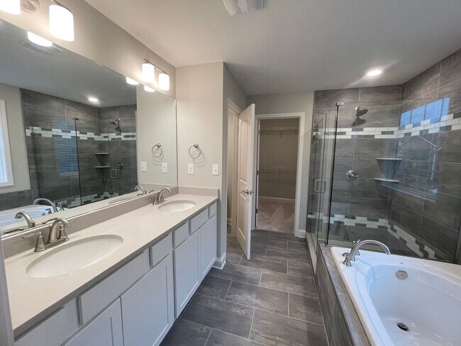 Building Photo - Gorgeous Custom New Build Home!