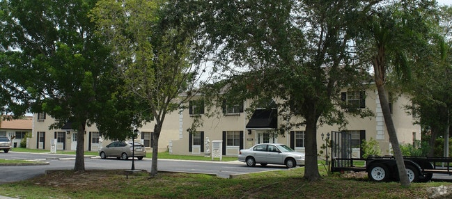 Exterior Image - 3909-3913 SE 15th Pl