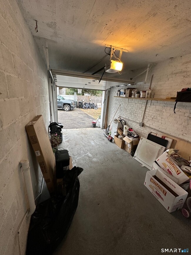 Building Photo - 70 Hawthorne St