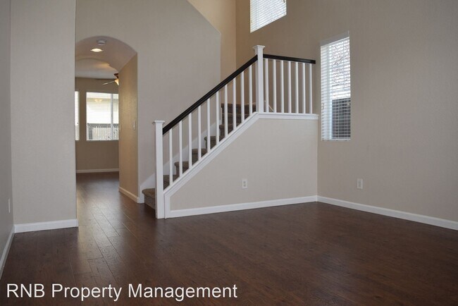 Building Photo - 4 br, 2.5 bath House - 5700 Lavender Court