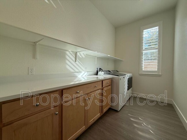 Building Photo - 1136 Crescent Ave