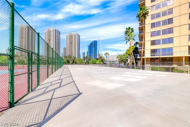 Building Photo - 205 E Harmon Ave