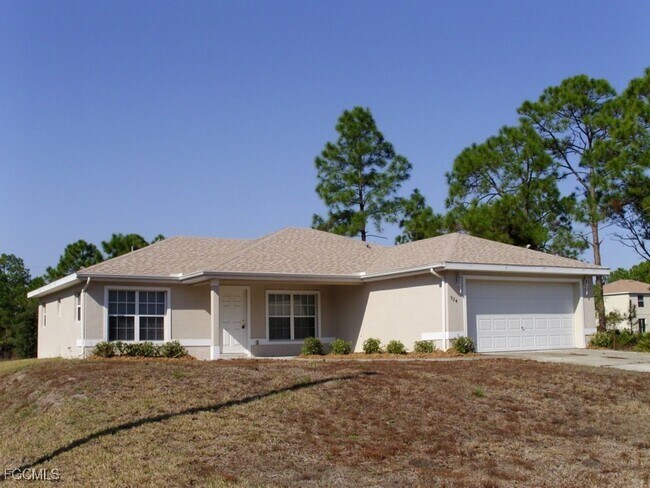 Primary Photo - 924 Hollister Ave