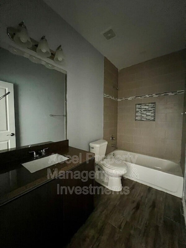 Building Photo - 1805 Cari Nicole Ave