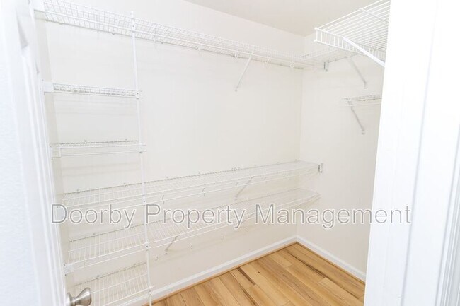 Building Photo - 14 Bunker Dr