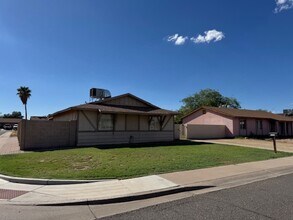 Building Photo - 3 Bedroom 2 Bathroom House FOR RENT