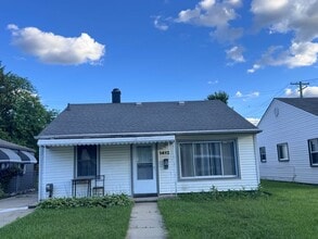 Building Photo - 1412 E Goulson Ave