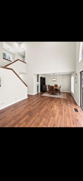 Building Photo - 3001 Lookout Ct