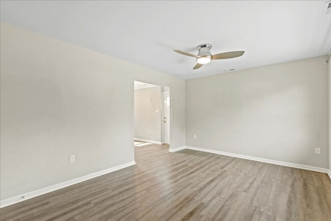 Building Photo - CLOSE TO I-95 & QUANTICO!