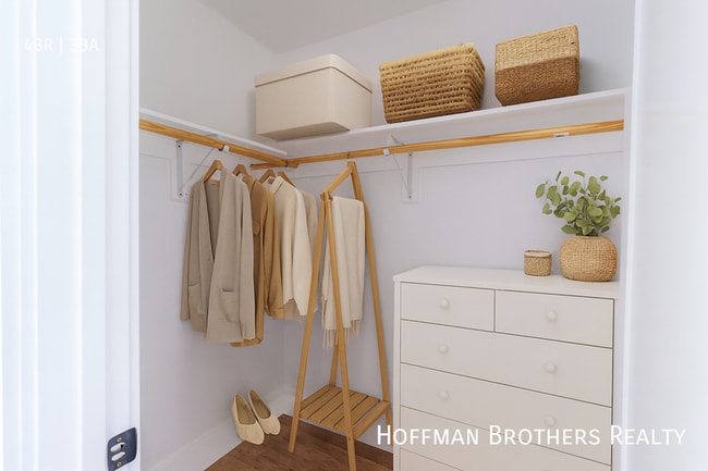 Building Photo - 4507 1/4 W 18th St