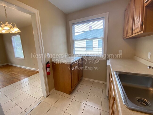 Building Photo - 2614 College St