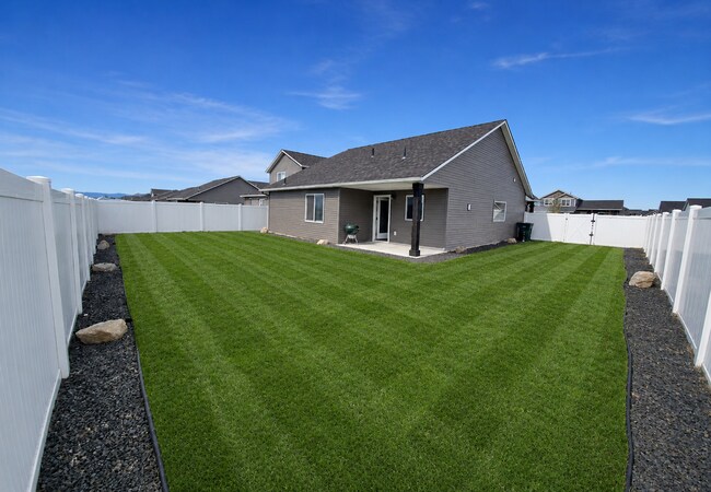 Building Photo - Newer 3 Bed / 2 Bath Single-Level Home in Rathdrum – Brookshire Subdivision