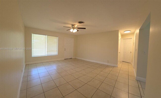 Building Photo - 2504 NW 9th Ln