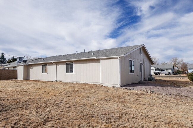 Building Photo - 3123 N Truwood Dr