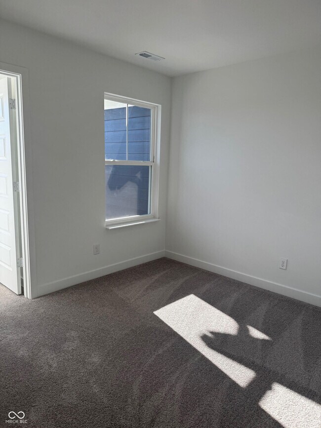 Building Photo - 15190 Swallow Fls Wy