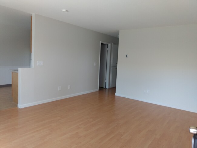 Building Photo - 2 bedroom Renovated unit. West San Jose- s...