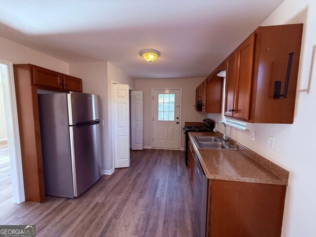 Building Photo - 4825 Red Oak Dr