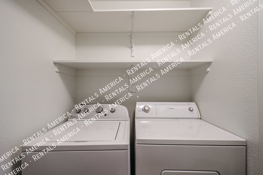 Building Photo - 8849 S 51st St